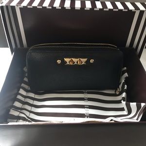 Henri Bendel Wallet